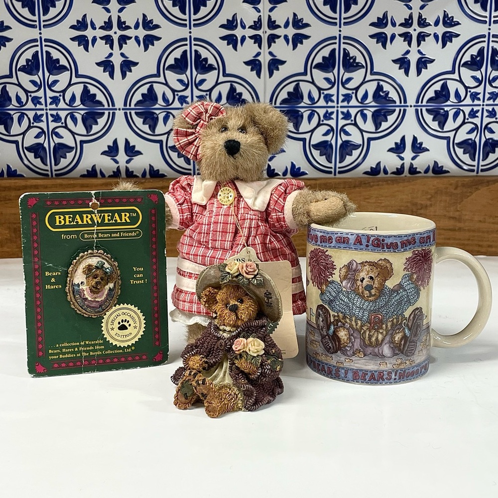 Vintage Boyds Bears Collectibles Mug, Pin, Lois S. Bearhugs, Bearstone Figurine